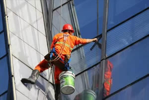 嘉兴蜘蛛人幕墙清洗